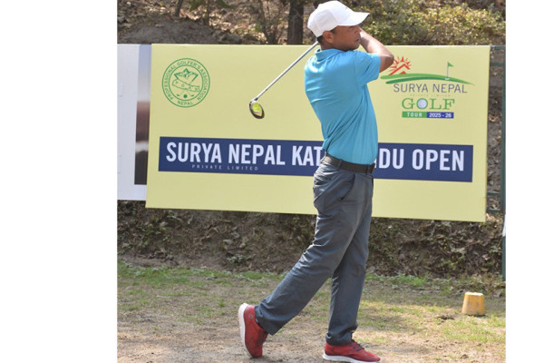 तेस्रो दिन भुवनको शीर्षता